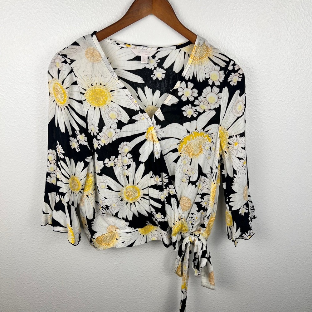 White Daisy Top Small  Ruffles Coquette Retro Lauren Conrad Boho Tie Front Flowy